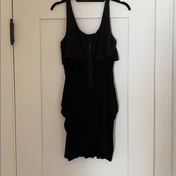 Theory LBD with Pockets - Picture 5 of 9